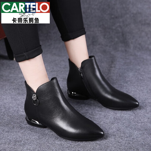 Cartelo High-End 2022 Neue Herbst Flat Short Stiefel für Frauen speicherte Zehen mit niedriger Ferse große echte Leder-Frauenstiefel Frühlings- und Herbst-Single-Stiefel Frauen-Knöchelstiefel Neues Produkt Schwarz Single 39