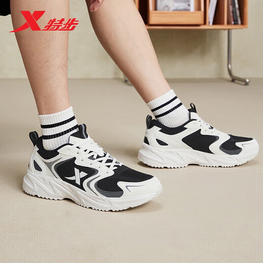 Xtep Yuebu丨Men's Sports Casual Dad Shoes Autumn and Winter Warm 2025 New Leather Mesh Anti-Slip Wear-Resistant Shoes for Men