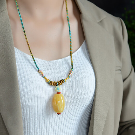 Xuanxia with certificate natural raw stone polished Russian beeswax pendant women's amber clavicle chain pendant girlfriend gift