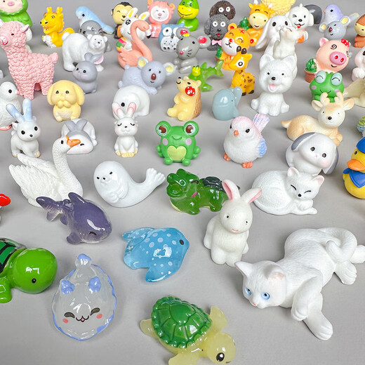 Glow-in-the-dark three-dimensional cartoon blind bag, miniature animal model that lights up at night, children's toy ornaments, Internet celebrity gifts, 60 solid-color animals, independent blind bag, no duplication