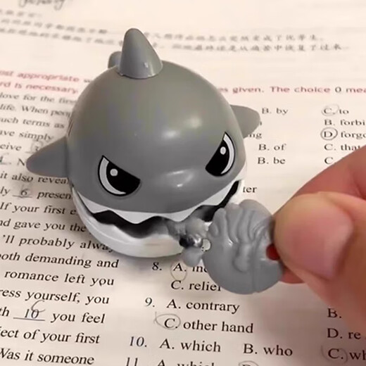 Suli KeyChain Schoolbag Вытягивает линии маленькие подвесные подарки для акулы подарки для девочек Fun Thing
