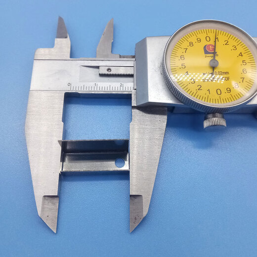 Coating machine accessories electron gun closing plate electron gun anode cover E7 Nanguang Shibuya electronic closing plate grid E2 E7 single hole length 24mm