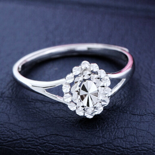 Qianshu (QIANSHU) PT950 platinum ring for women, rhombus-shaped imitation diamond faceted women's ring, platinum ring holding moon, engagement and wedding ring, one hole, gold weight about 2.38 grams, adjustable