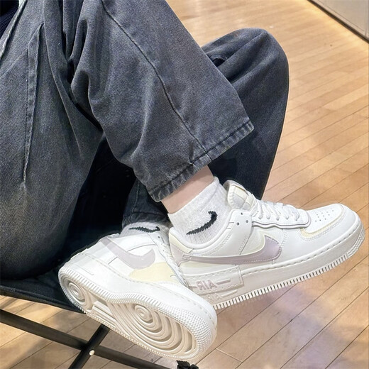Chaussures féminines Nike Nouveau AF1 White and Purple Force Force One Lightweight et polyvalent bas Top non glissé Les chaussures de planche à usure de usure Sports Chaussures décontractées IB3881-001 Blanc et vert 35.5