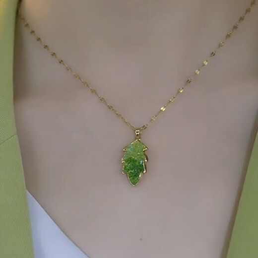Everlasting Leaf Fairyland Natural Peridot Leaf Pendant Necklace Light Luxury Niche Clavicle Chain 2024 New Style