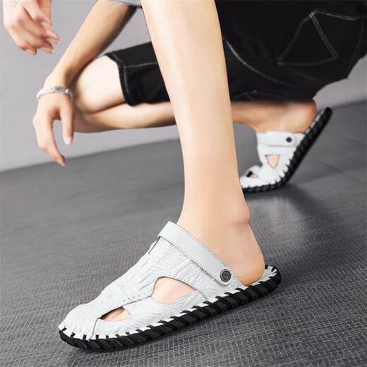 Western Camel (Vancamel) 2024 Sommer Echtes Leder-Herrenbeutel mit Dual-Purple-Soft-Soled-Sandalen im Freien im Freien im Freien, um Strandgeschäft im Freien zu treiben.