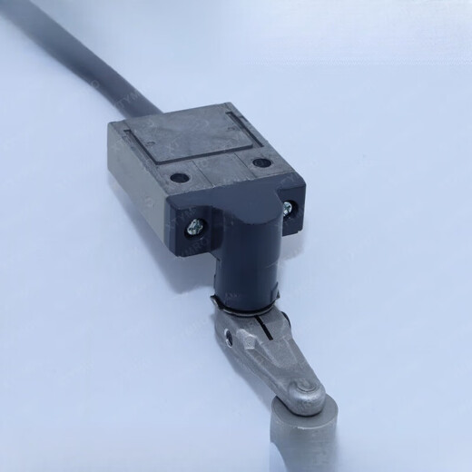 D4C-1233 D4C-3420 limit switch D4C-1233