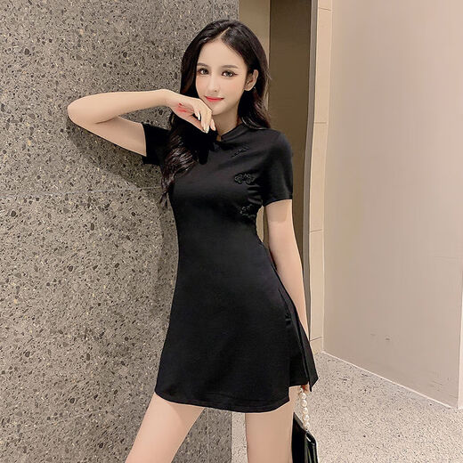 Wei Jie's cheongsam is out for a photo shoot in the national trend of a new national dress slim and slim and slim celebrity little black skirt women's summer improved version two black 826 M suggests 90-105 Jin [Jin equals 0.5 kg]