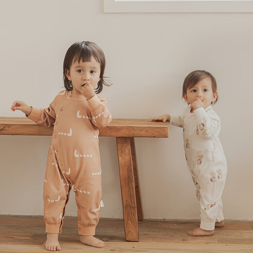 Guaiqixiong newborn clothes cute baby jumpsuit super cute spring and autumn men and women baby pure cotton trouser crawling clothes pajamas
