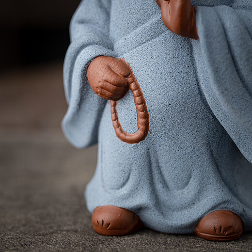 Yuxuan Creative Walker Little Monk Zisha Tea Pet Tea Leaky Tea Filter Tea Set Creative All-Porcelain Filter Ornament XWH-Walker Little Monk Gray Clothes