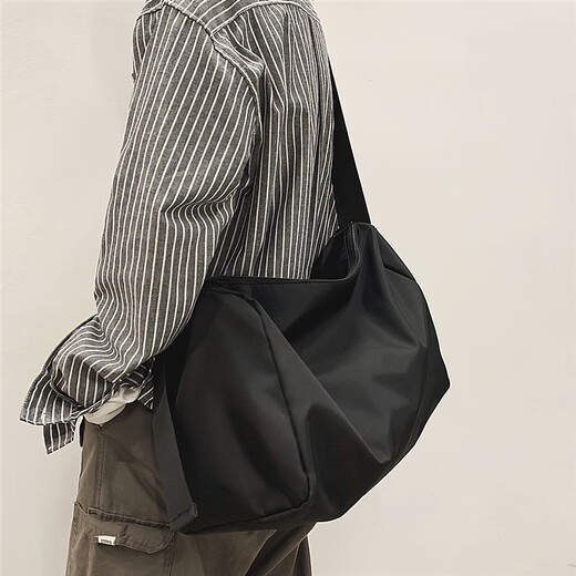 
Cool Kangaroo Mixed Old Fashionable Brand Shoulder Bag Men's Large Capacity Travel Crossbody Bag Trendy Sports Fitness Commuter Backpack 6227 Dark Night Black Small
