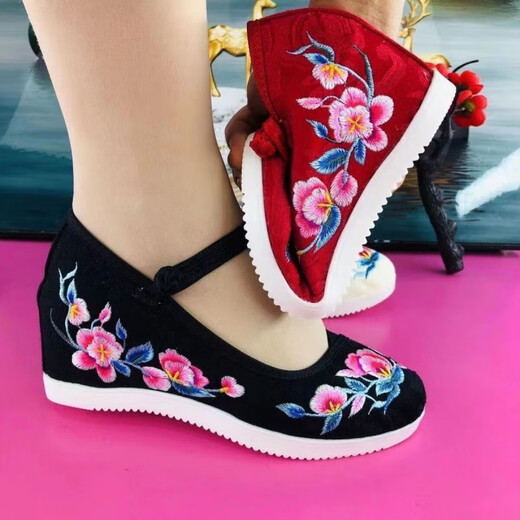 樱妆老北京布鞋绣花鞋广场舞鞋内增高女鞋透气妈鞋夏季汉服高跟 米白色 35