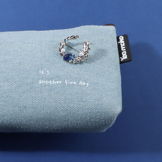 QUAMER brooch Love of Light and Night peripheral accessories high-end temperament metal badge clothing pin Xiao Yi brooch