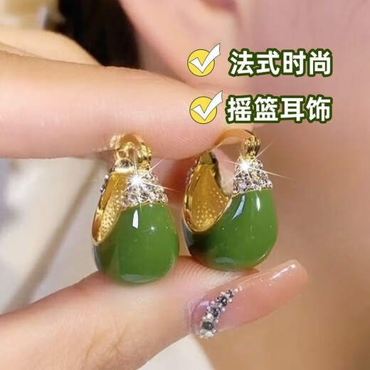 High-end earrings, fashionable retro green dripping glaze earrings, niche design, versatile earrings, Hong Kong style silver needle earrings, versatile earrings, direct supply from the manufacturer, limited time limit