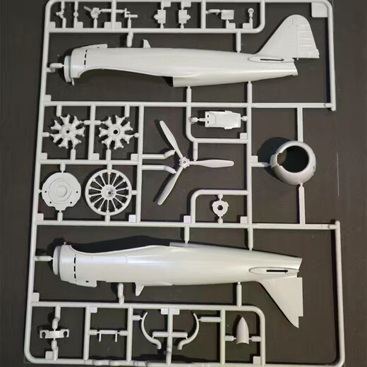 爱德美 12352 舰载战斗机 中途岛 1/48 拼装模型 盒正