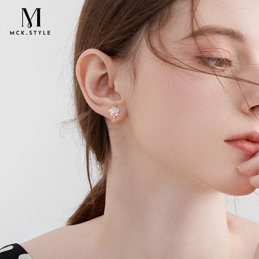 Mck camellia ear clip without piercing female clip-on earrings small fragrant style earrings girlfriend Chinese Valentine's Day gift