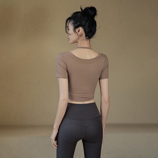 Jincheng yoga wear with chest pad for women summer new fake two-piece Pilates short-sleeved tops fitness sports T-shirt dark brown-GF1226 M (recommended 100-115 Jin Jin equals 0.5 kg)