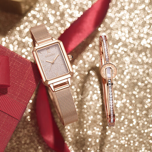 Burberry girls' birthday gift for women, niche high-end and exquisite gift for girlfriend, wife and best friend, heart-warming and practical, New Year's Day, champagne gold mesh belt (necklace + bracelet + gift box)