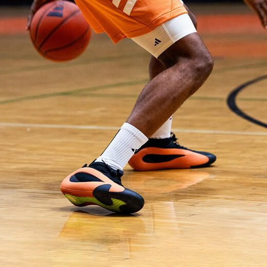 Adidas/Adidas 2024 Nuevos hombres y mujeres endurecen la versión de octava generación Versión de baloncesto IE2694 35.5