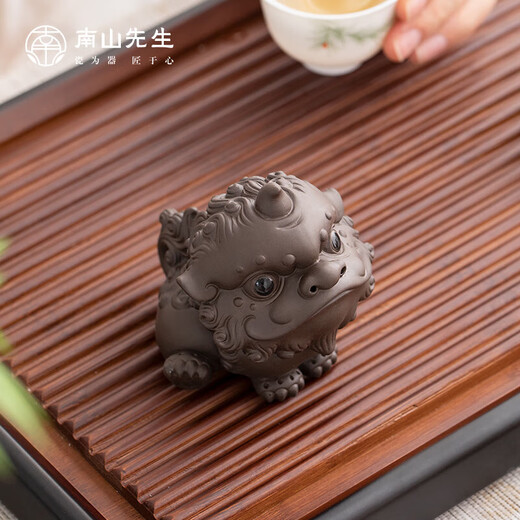 Mr. Nanshan tea set accessories household kung fu tea set purple clay ornaments creative tea table tea play lion awakening tea pet lion awakening tea pet_red clay gift box