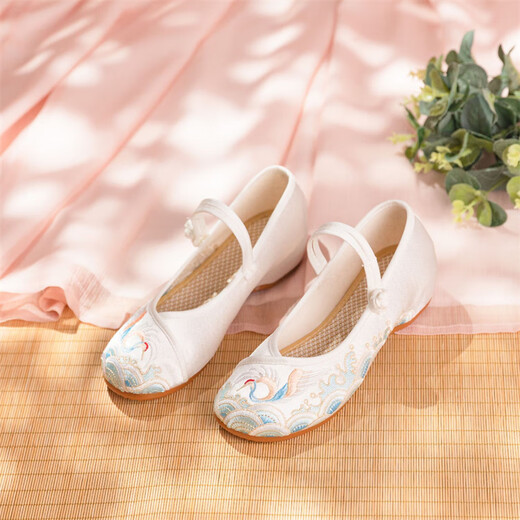 Simei ancient style cloth shoes for women soft sole comfortable Hanfu shoes for national style embroidered shoes with ancient costume cheongsam breathable and durable women's shoes for embroidered shoes white 36 [standard size] 20 [foot wide foot face high shot one size larger]