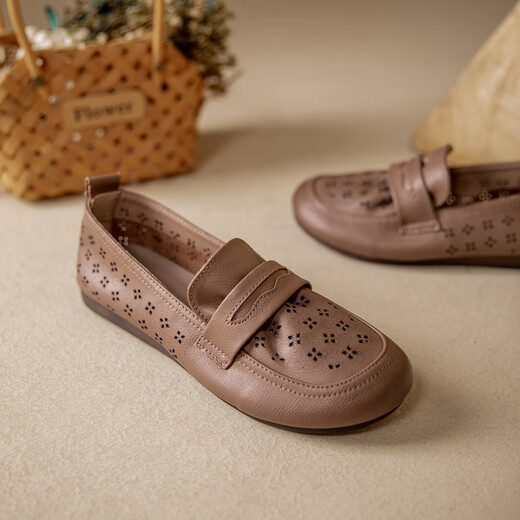 
Kanglibi genuine leather soft sole mother shoes single shoes middle-aged and old comfortable and not tired leather shoes middle-aged and old young and non-slip women's shoes spring and autumn style 677 hole style bean paste color mother comfortable and good shoes 38