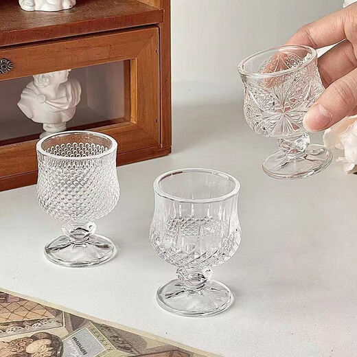 Vinoa mini ins high-foot engraved one or two small wine glasses, retro spirits glasses, 50 ml household engraved small wine glasses