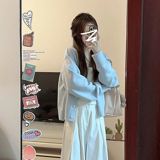 Langsha Knitwear Women's 2025 Jacket Women's Autumn New Small Cardigan Loose and Lazy Can Be Weared Out Soft Waxy Top