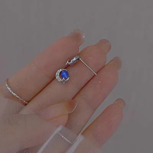 Fat Donglai same style aquamarine earrings starry sky series mini blue zircon female niche blue bow earrings silver needle