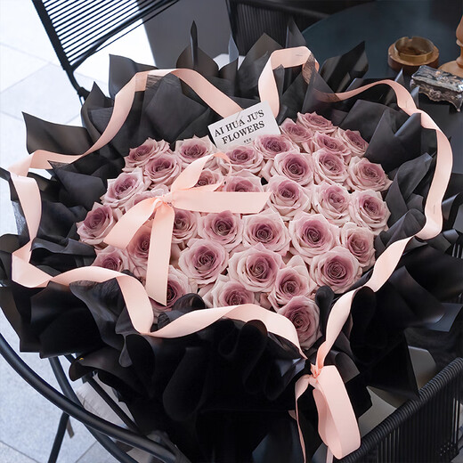 Huawang Flower Express flower gift ebony jam rose bouquet birthday gift for girlfriend and wife same-day delivery in the same city Zhao Zhao Hoshino 33 ebony jam roses in heart shape | JDMT01