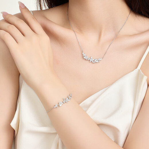 Zhou Taisheng's smiling wisteria flower bracelet sterling silver light luxury niche design high-end bracelet birthday gift for girlfriend