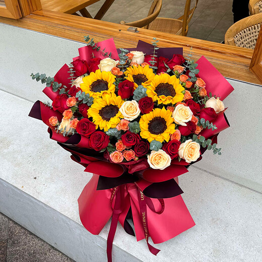 Eswina Flower Express sunflower mixed and matched bouquet birthday gift nationwide delivery 33 roses + 5 sunflower mixed and matched bouquet