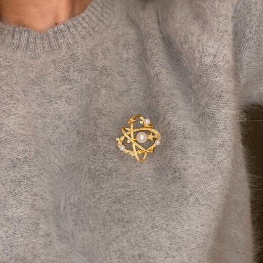 Jingkodi French Pearl Golden Planet Brooch Women's Corsage Design Niche Coat High-end Temperament Sweater Pin None