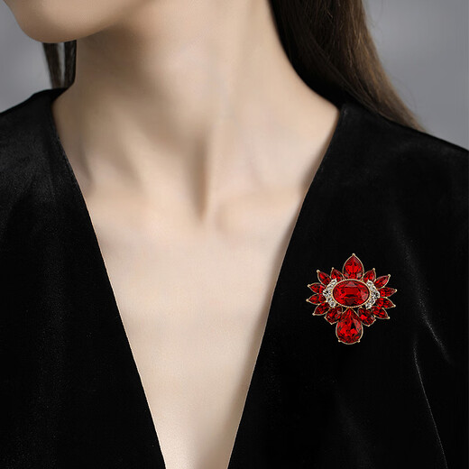 Haikai Brooch Women's Red Crystal Suit Brooch Luxury Jewelry Valentine's Day Birthday Gift for Wife and Girlfriend Hinata Flower Red Crystal Brooch
