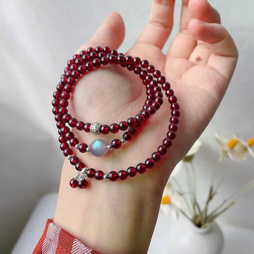 Garnet bracelet and Hetian jade transfer beads three-circle bracelet for women to attract wealth and good fortune, retro jewelry niche design, gray moonstone + garnet (4mm) 17cm