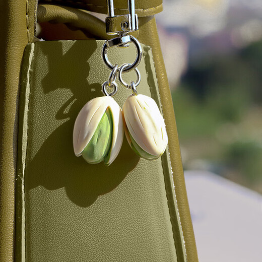 SMVP pistachio gift small pendant headphone box buckle decoration simulation nut dried fruit pure heart keychain men and women food pistachio keychain