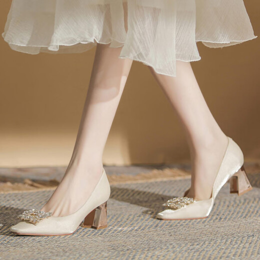 Yunshun tacones altos al estilo de noche francés Toe suave zapatos individuales nuevos tacón grueso zapatos de boda de boda elegante satén boca zapatos para mujeres zapatos de albaricoque 丨 altura del tacón 6cm 37