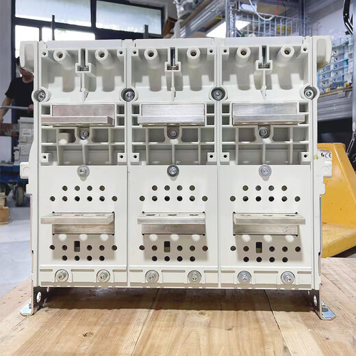 Circuit Circuit Breaker 3WT / 3WL1106 / 3WL12163WL1212 / 3WL1340 3P4P2000A 3200A