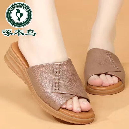 
Woodpecker mother slippers for women summer wear really soft leather soft sole non-slip beef tendon sole middle-aged and elderly fashionable wedge sandals 9756 meters white 40