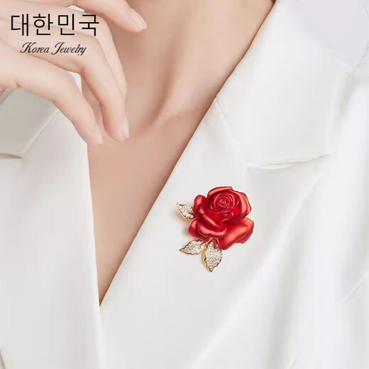 Coriander red rose brooch for women, light luxury, temperament corsage, suit sweater pin, trendy holiday gift, red lily 004 A11-202