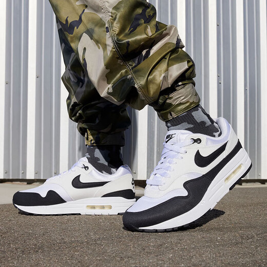 Nike nike sports Casual Shoes Cushion Air Women Air Max 1 Sports Chaussures DZ2628-102 Blanc et noir 39