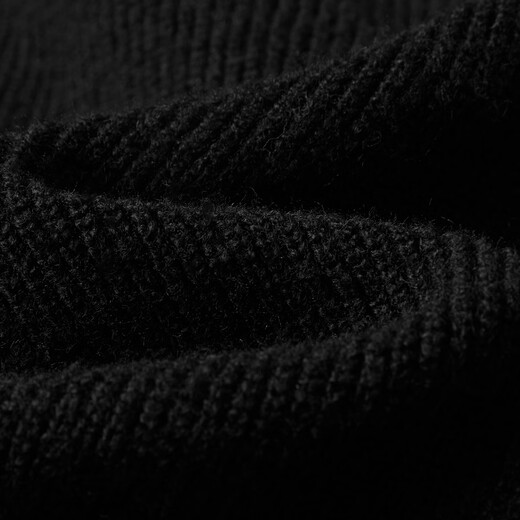 Dialogue (DUIBAI) Korean style oblique shoulder knitted sweater for women 2025 winter new style velvet lace design unique temperament top Quiet Black S