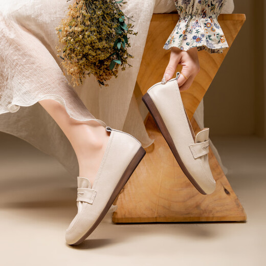 康丽鸟真皮软底妈妈鞋单鞋中老舒适不累脚皮鞋中老年轻便防滑女鞋春秋款 671单鞋 米白色 超柔软妈妈鞋 37