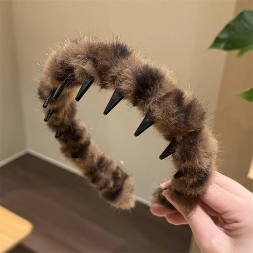 Crystal headband light luxury women's 2025 new toothed autumn and winter plush headband high skull hairpin high-end going out headwear
