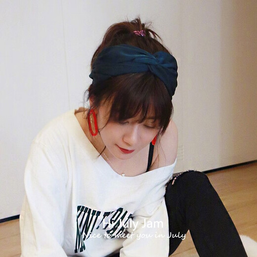 Dawn Panda Alyssa Chia's same style hairband for women in autumn and winter, high-end and versatile going out headband, retro French high skull hairpin, dark green, same style as Kan Qingzi's