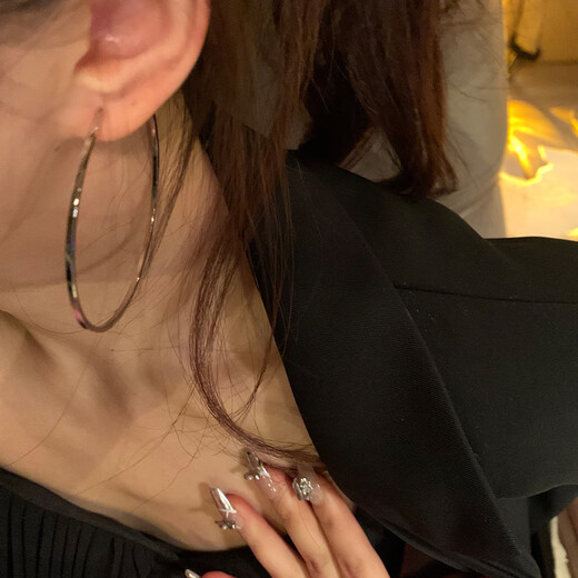 Japanese and European and American fashionable tools, exaggerated large circle earrings, high-end, unique earrings suitable for square and round faces, silver large hoops, 6 cm diameter pair