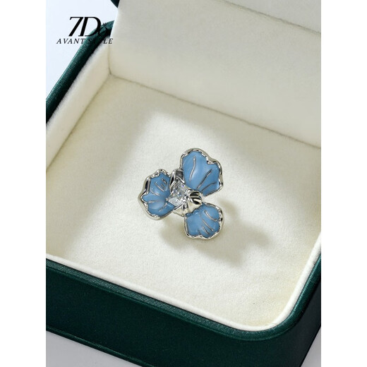 QUAMER gold store model 7Do summer iris brooch high-end women's neckline anti-exposure pin accessories sense western blue