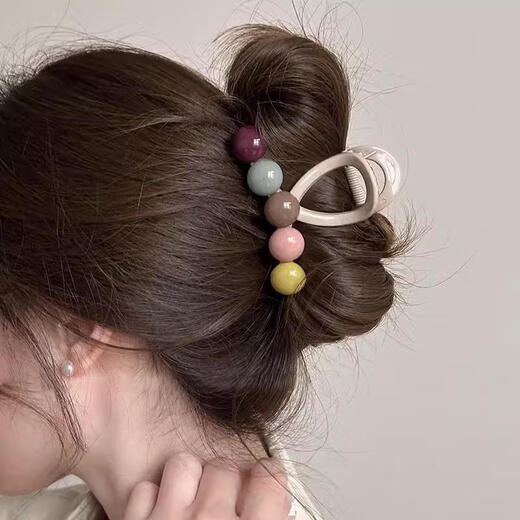 Tang Funi's 2024 internet celebrity hairpin is suitable for hair accessories with small hair volume. Colorful bean medium-sized gripper clip. High-end shark clip. Milk tea-colored bead gripper clip.