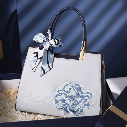 BEBIPRO+ gives mom birthday gift bag women's bag 50 years old 40 practical elder 60 ladies handbag 2025 new mother 780 blue peony exquisite gift box