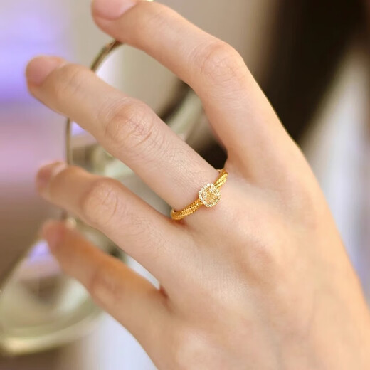 Fat Donglai's same style small sugar cube gold ring gold 999 goddess fashion light luxury diamond ring 520 closed mouth size 9 0.8g